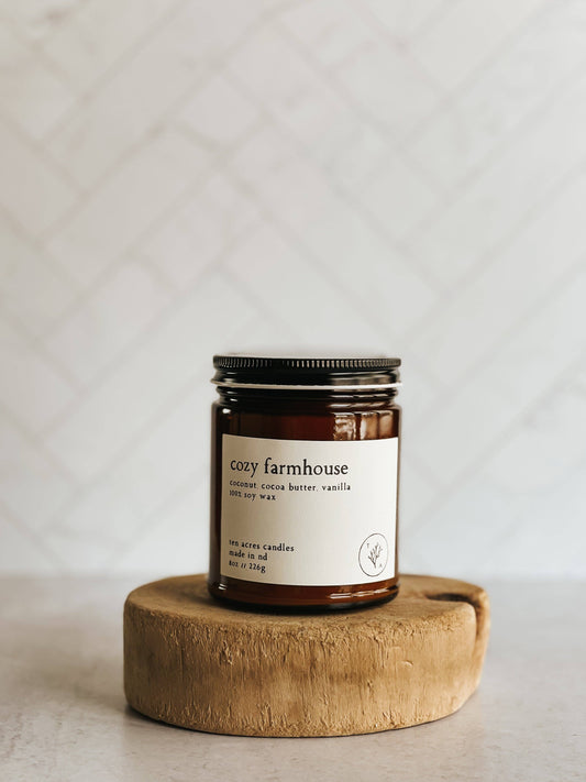 Cozy Farmhouse // 8oz soy candle
