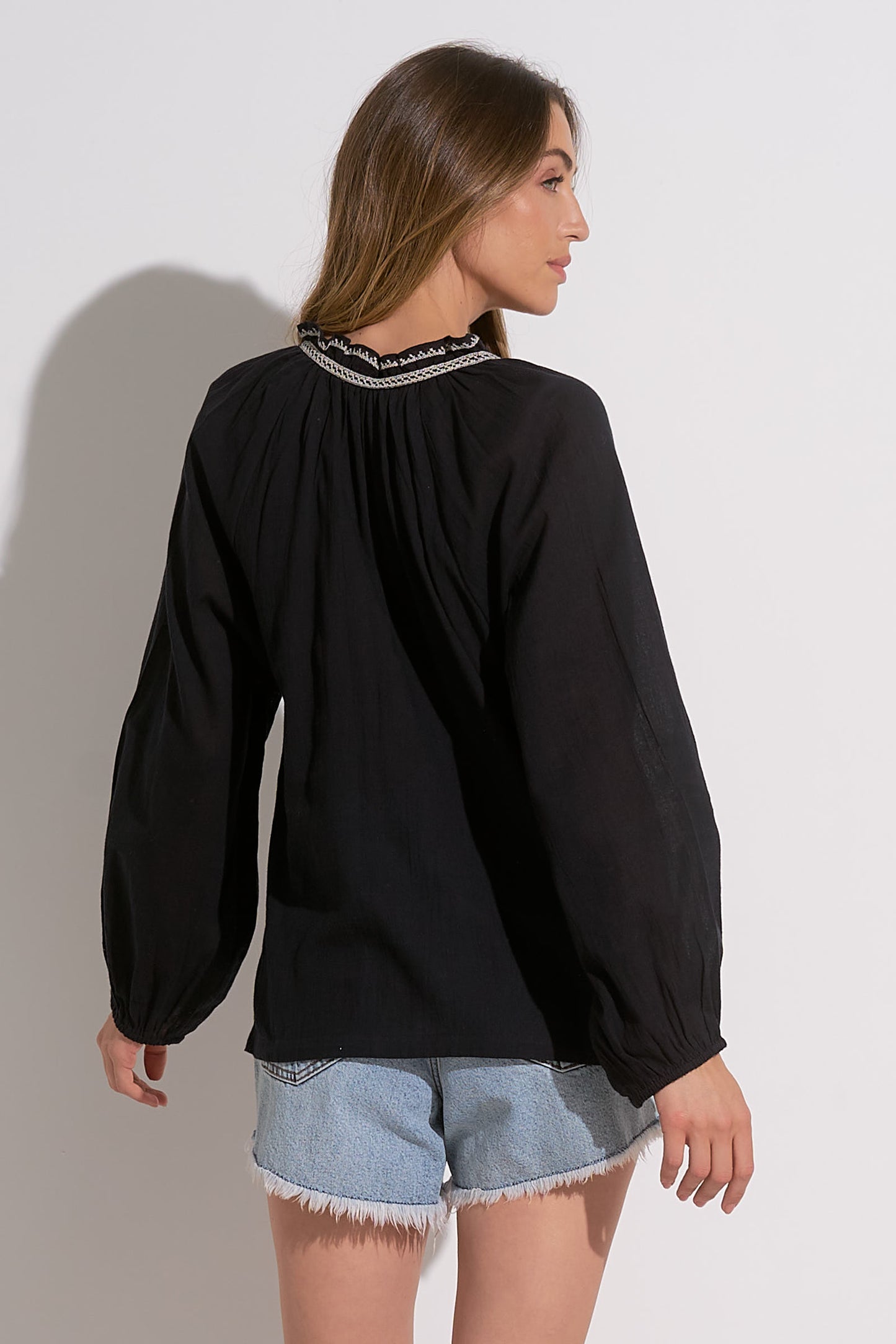 Elan Black Top