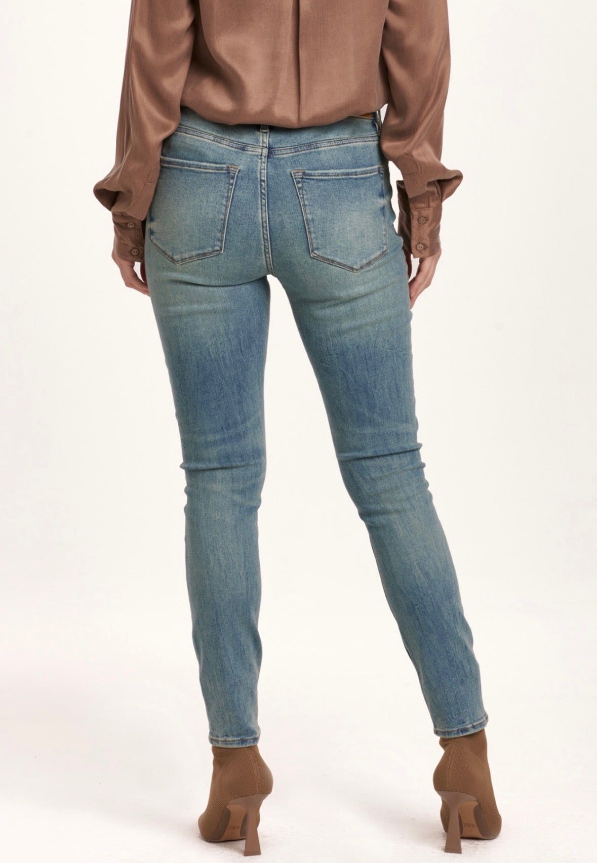 DEAR John Gisele Pioneer Valley Jean