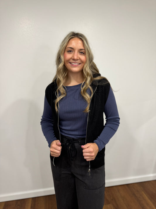 Elan Sleeveless Hoodie