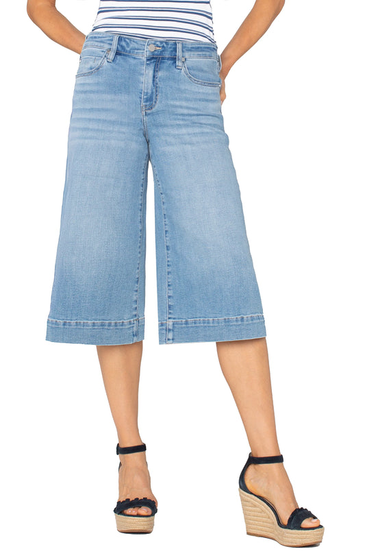 Liverpool Yacht Jean 19"