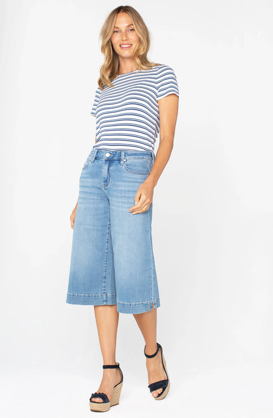 Liverpool Yacht Jean 19"